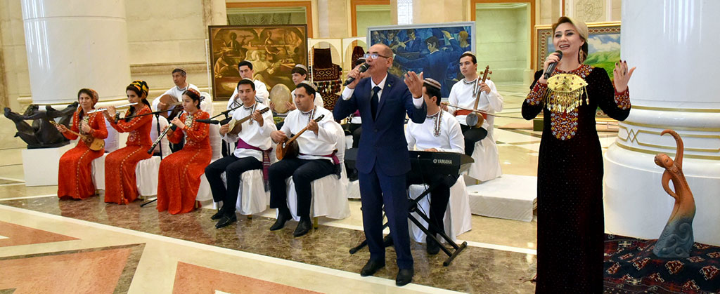 Küştdepdi taryhy-medeni däpleri beýan edýän tansdyr 