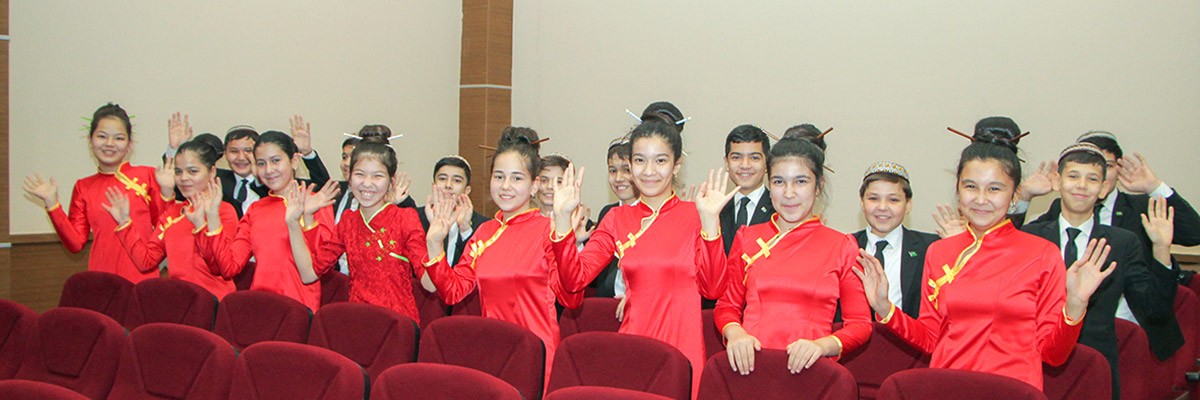 Mekdebara döredijilik gözden geçirilişi daşary ýurt dillerine ökdeleri kesgitledi