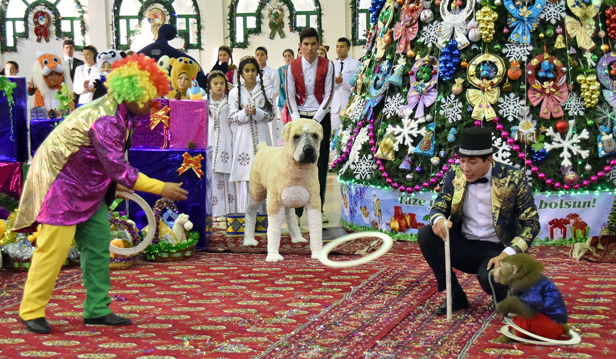 New Year celebration with the gifts giving on behalf of the head of state took place in the Orphan Palace 