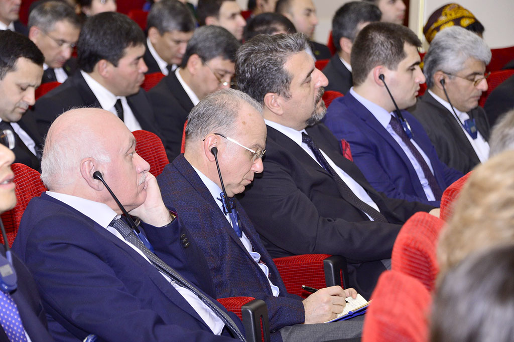 Aşgabatda döwlet gurluşyny, hukuk ulgamyny ösdürmek meselelerine bagyşlanan maslahat geçirildi   