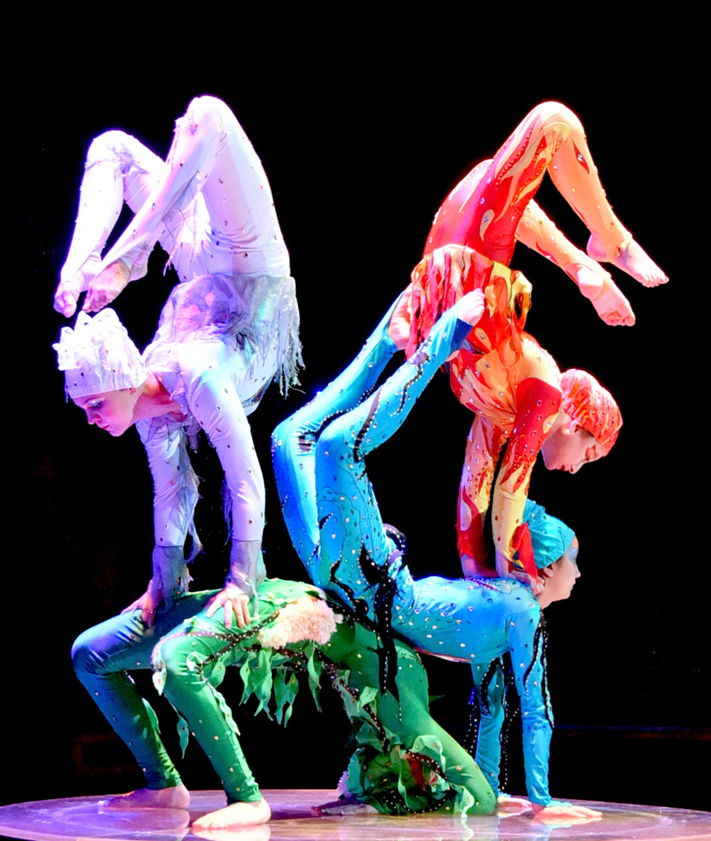 Коллектив государственного цирка подготовил оригинальную и насыщенную сложнейшими трюками новогоднюю программу 