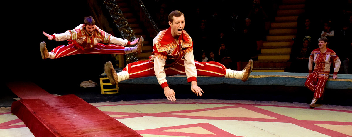 „Ýeňijilere şöhrat!“  atly sirk çykyşlaryna gatnaşyjylar  hünär syrlarynyň käbirini açýarlar