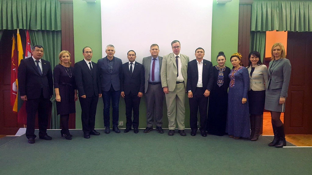 It is continuing the implementation of the joint project of the Academy of Civil Service and the EU for the improvement of the administrative management system 