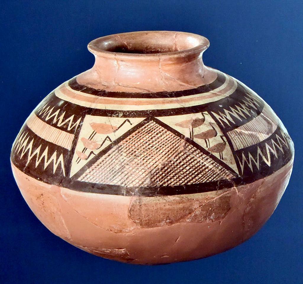 Aşgabatlylar Eýranyň amaly-haşam sungatynyň eserleri bilen tanyşdylar