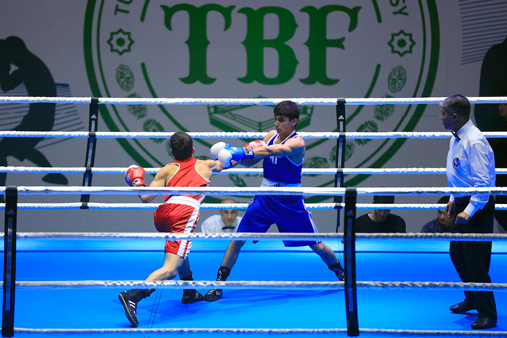 В Ашхабаде прошли первые бои чемпионата страны по боксу