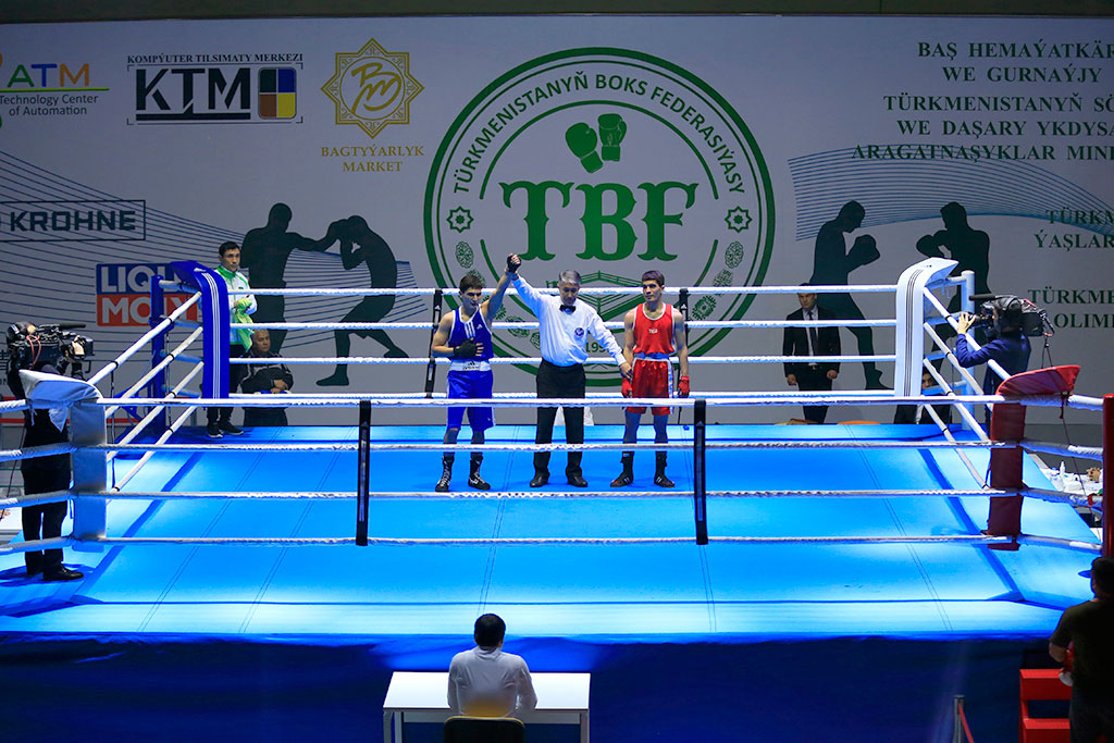 В Ашхабаде прошли первые бои чемпионата страны по боксу