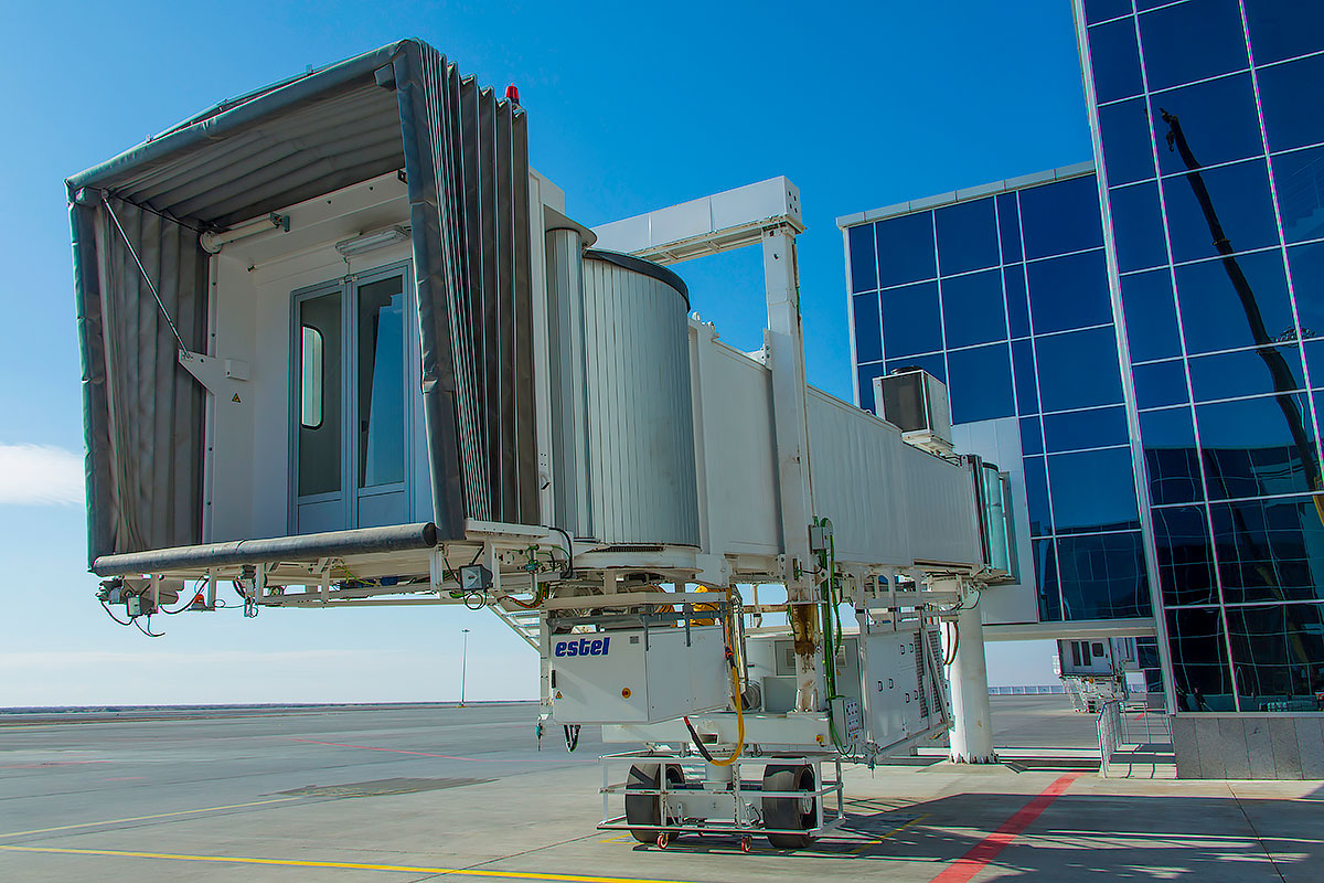 Türkmenabadyň halkara aeroportunyň gurluşygy tamamlandy