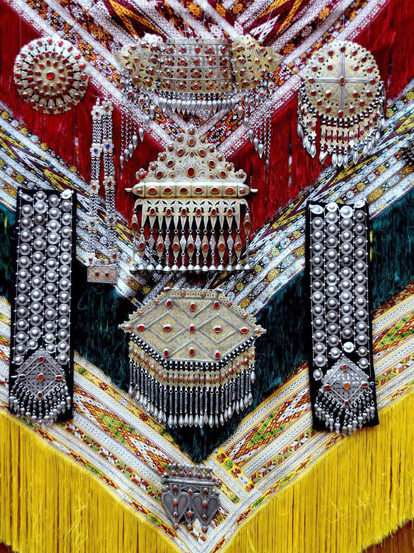 Türkmenistanyň Döwlet muzeýinde Halkara zenanlar gününe bagyşlanan sergi açyldy