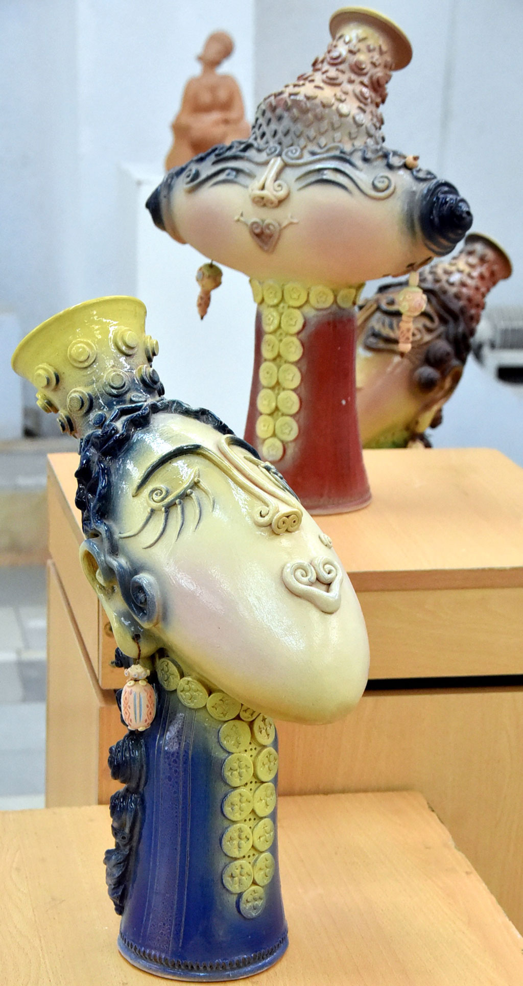 Туркменские художницы представили свои лучшие работы