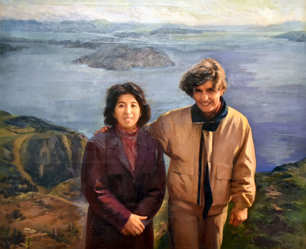 Babasary Annamuradov and Abat Muhatova introduce the Ashgabat residents to their collection