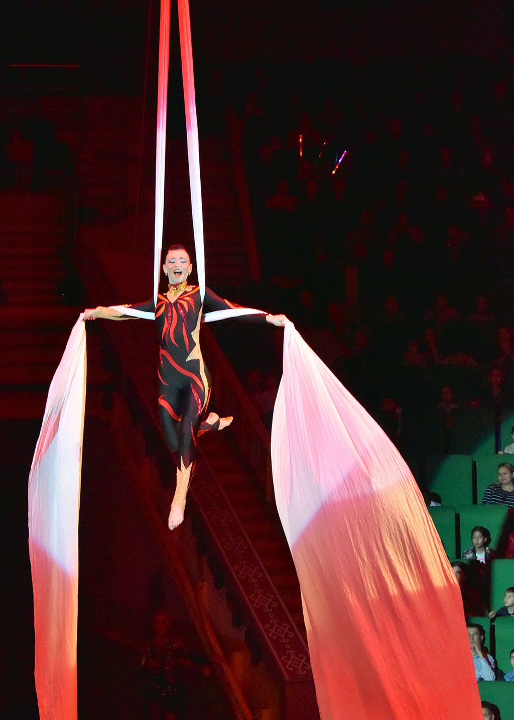 Артисты московского цирка «Карнелли» представили свои лучшие номера ашхабадской публике 