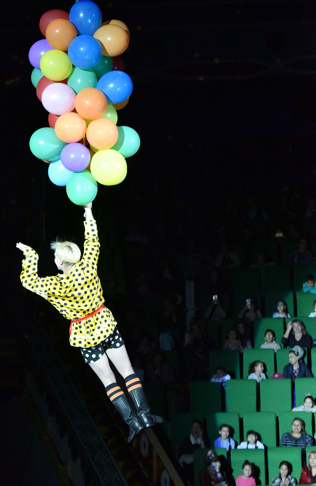 Артисты московского цирка «Карнелли» представили свои лучшие номера ашхабадской публике 