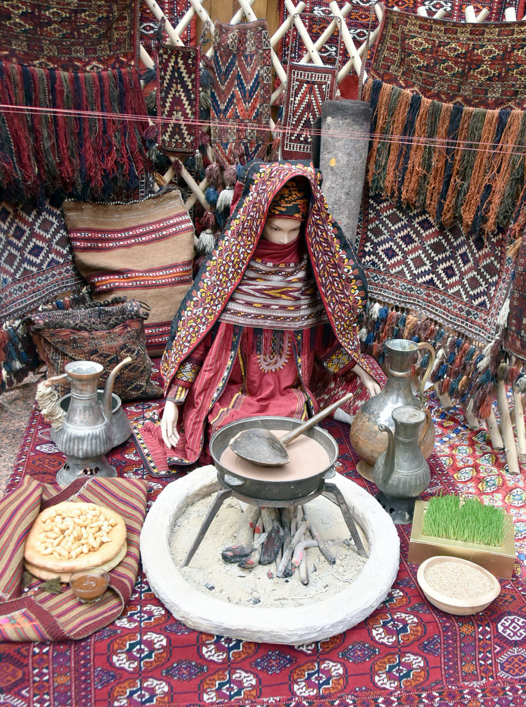 В Государственном музее развёрнута выставка, посвящённая Новрузу