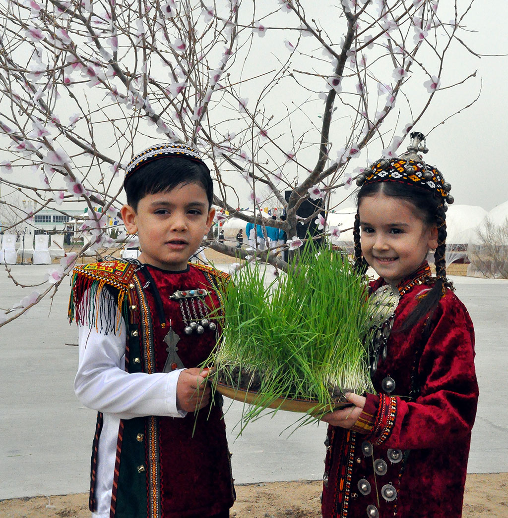 Nowruz: asyrlaryň jümmüşinden gaýdýan däp-dessurlar  