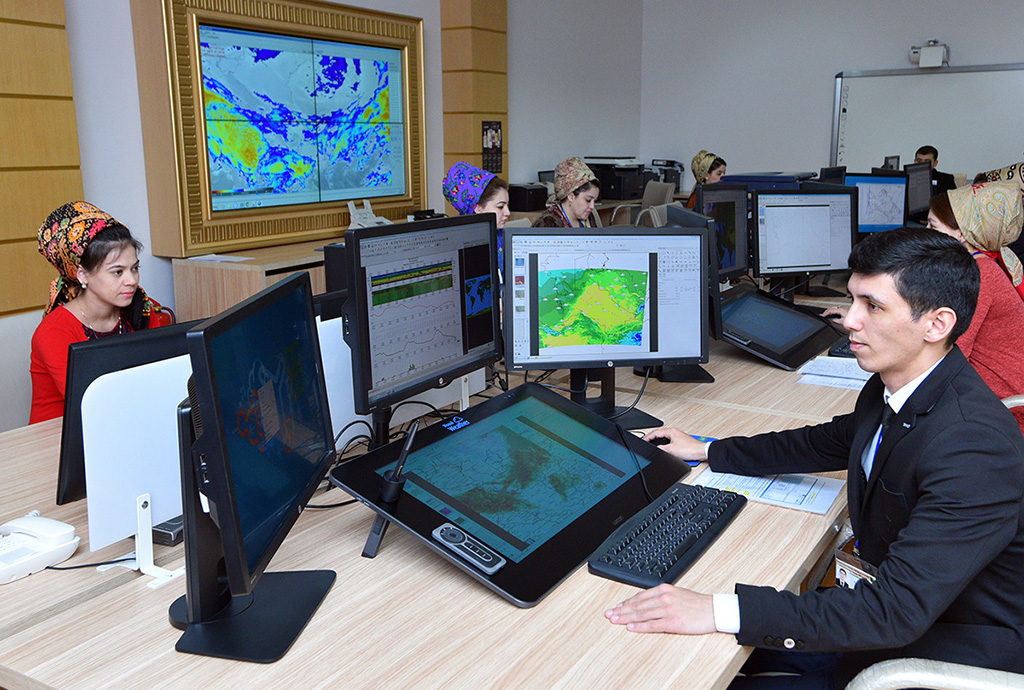 «Туркменгидромет» объединяет более ста метеорологических, гидрологических и агрометеорологических станций