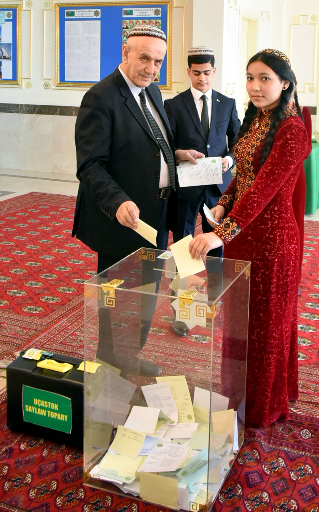 Türkmenistanda Mejlisiň deputatlygyna, halk maslahatlarynyň we Geňeşleriň agzalygyna saýlawlar boldy 