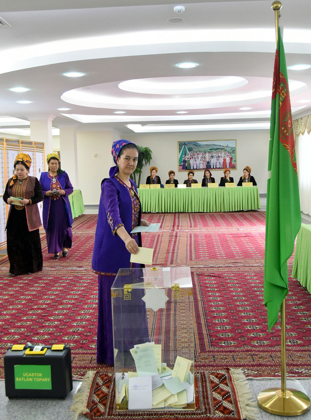 Türkmenistanda Mejlisiň deputatlygyna, halk maslahatlarynyň we Geňeşleriň agzalygyna saýlawlar boldy 