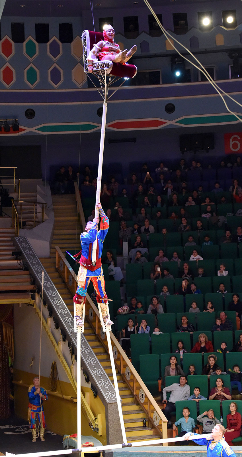 Moskwanyň “Karnelli” sirkiniň artistleri aşgabatly tomaşaçylara  iň gowy çykyşlaryny hödürlediler