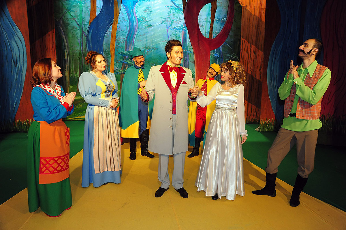 Коллектив Пушкинского театра завершает работу над спектаклем «Лекарь поневоле» 