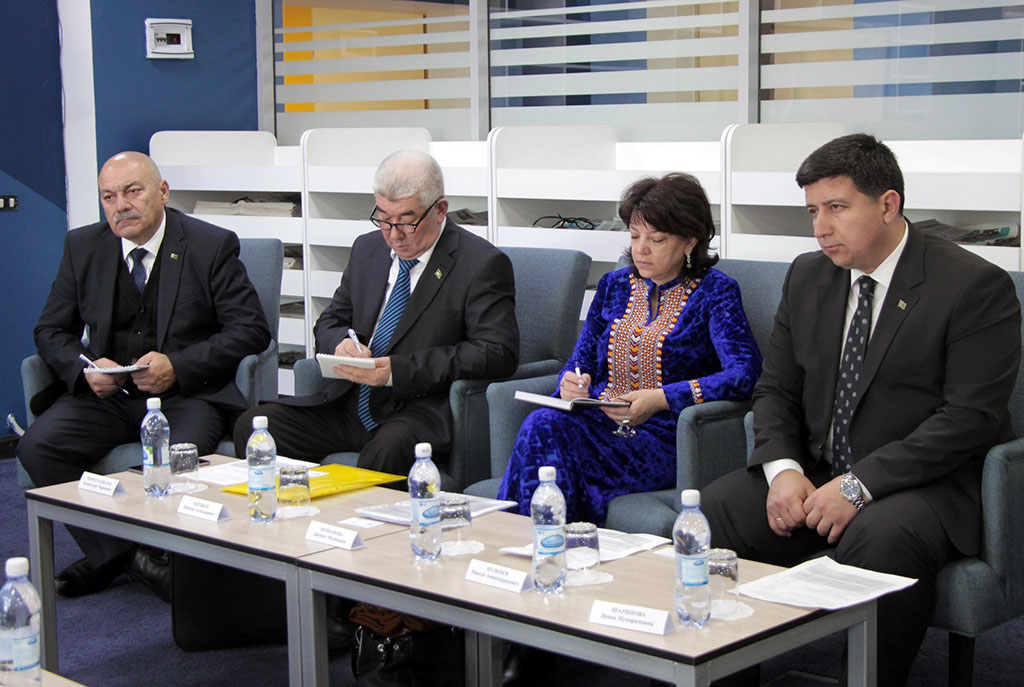 Turkmen specialists get acquainted with the international practices of training public officers 