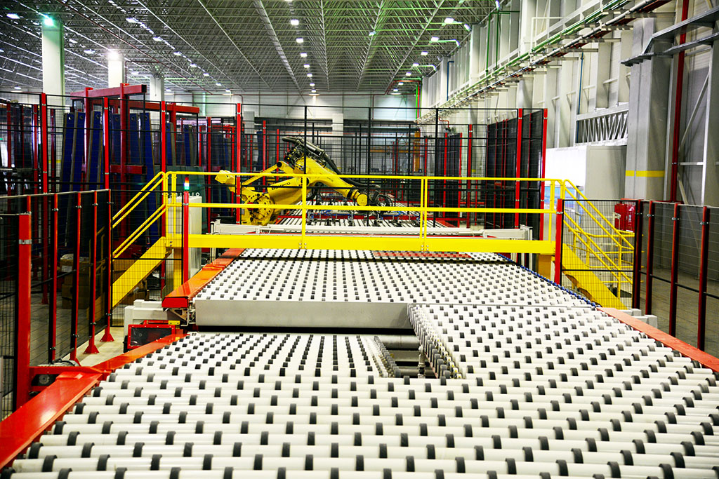 К продукции стекольного предприятия в Овадандепе проявили интерес предприниматели из Афганистана, Азербайджана, Узбекистана, Казахстана