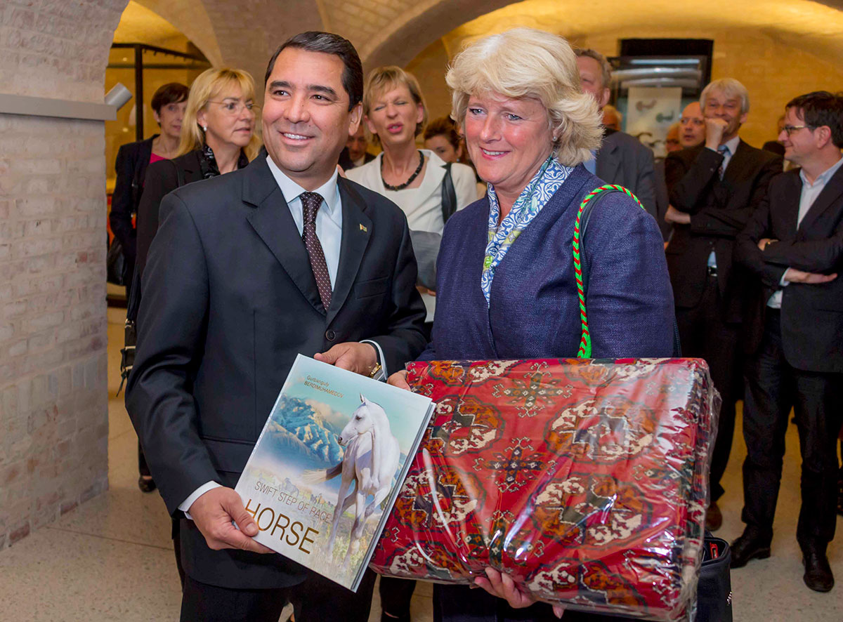 Gadymy Margiananyň taryhy-medeni gymmatlyklary Ýewropa sergisinde