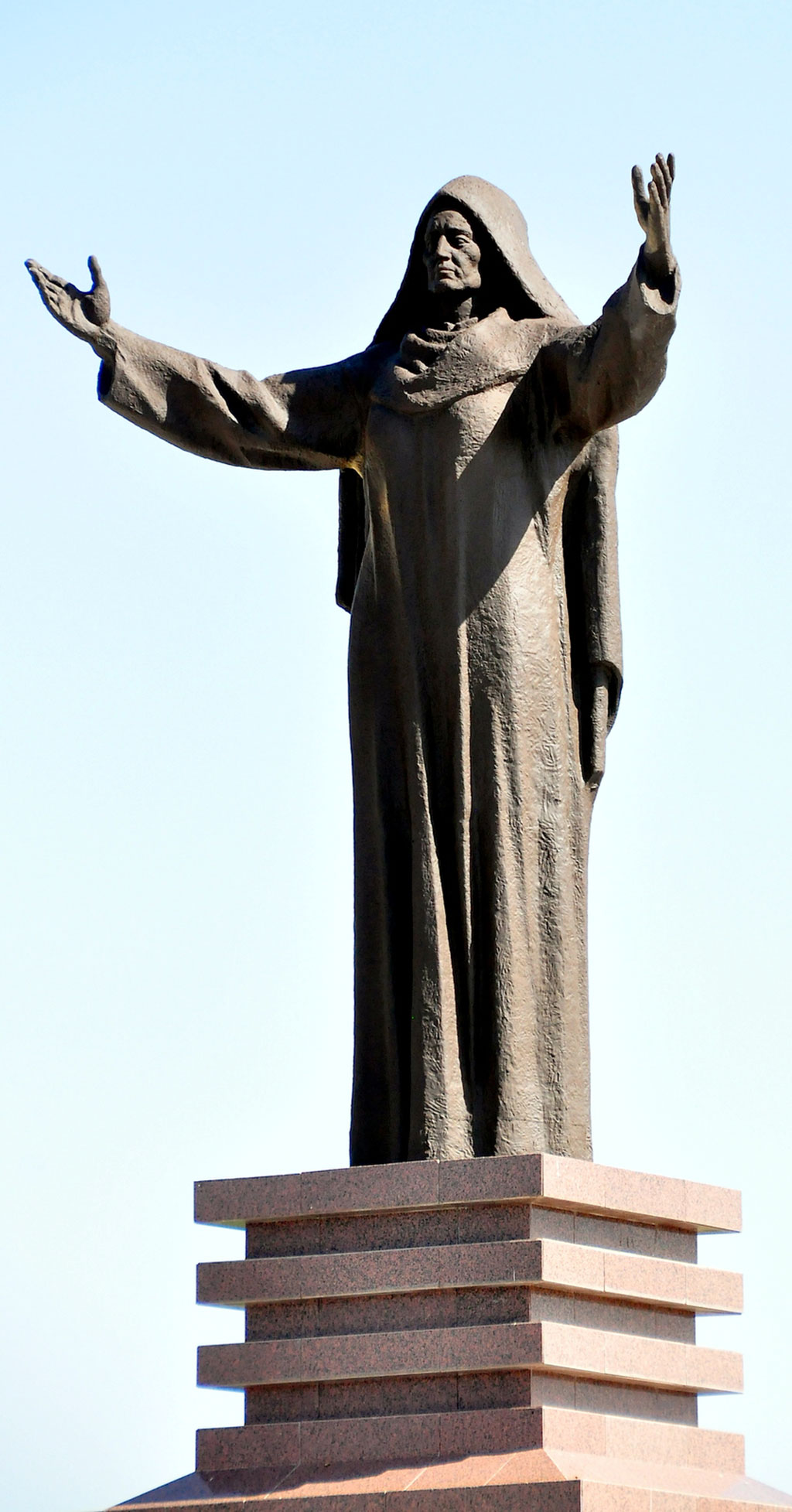 Склоняя голову перед мужеством солдатских жён, матерей, вдов…