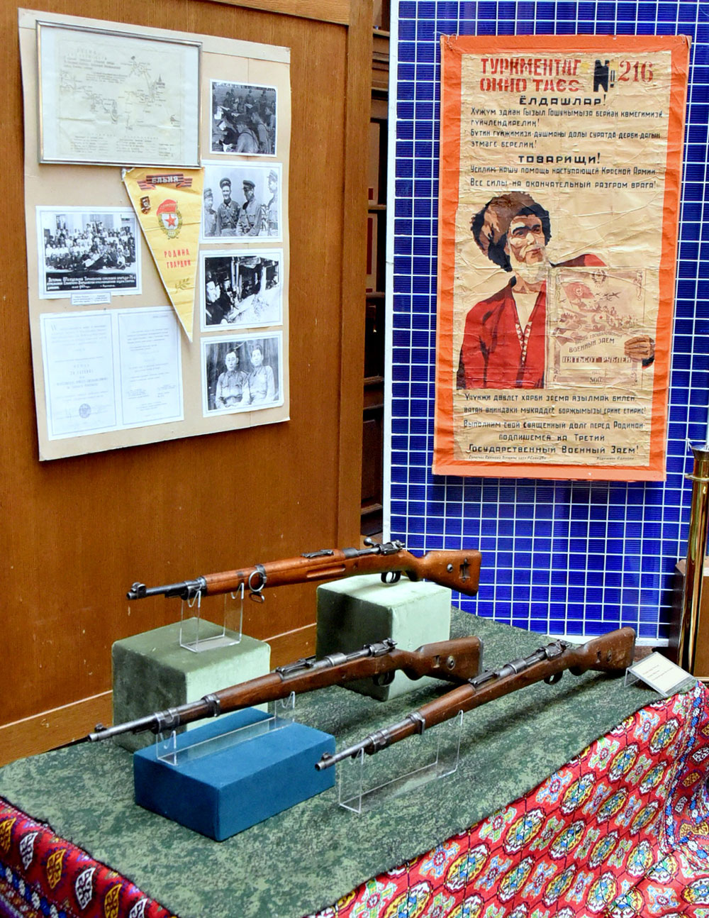 В выставочных залах столицы развёрнуты экспозиции, посвящённые Дню Победы