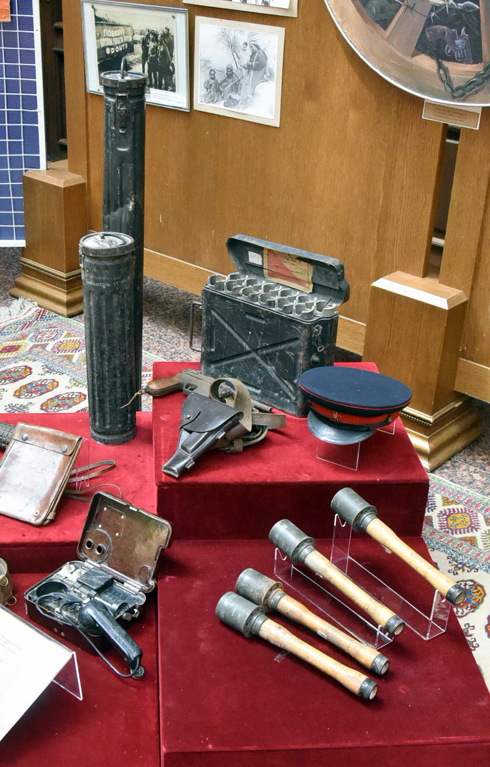 Paýtagtymyzyň sergi zallarynda Ýeňiş Baýramyna bagyşlanan sergiler açyldy