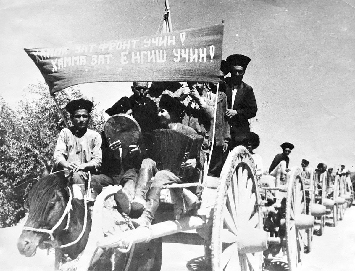 Paýtagtymyzyň sergi zallarynda Ýeňiş Baýramyna bagyşlanan sergiler açyldy