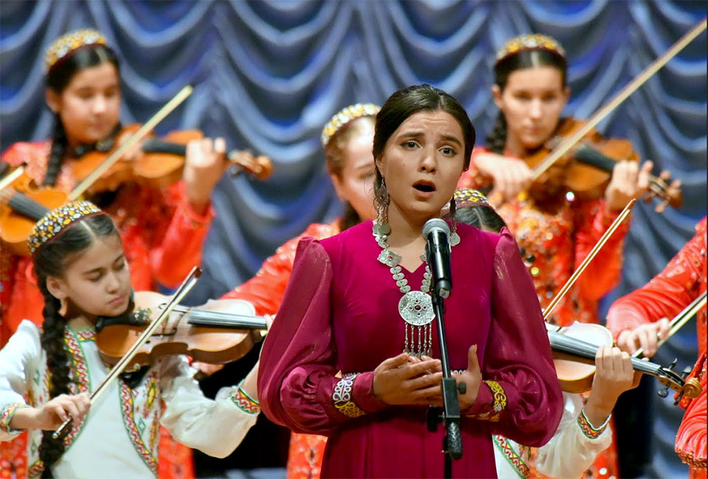 Garold Neýmark öz 80 ýaş toýuny we skripkaçylar toparynyň 40 ýyllygyny sungat muşdaklarynyň arasynda garşylady