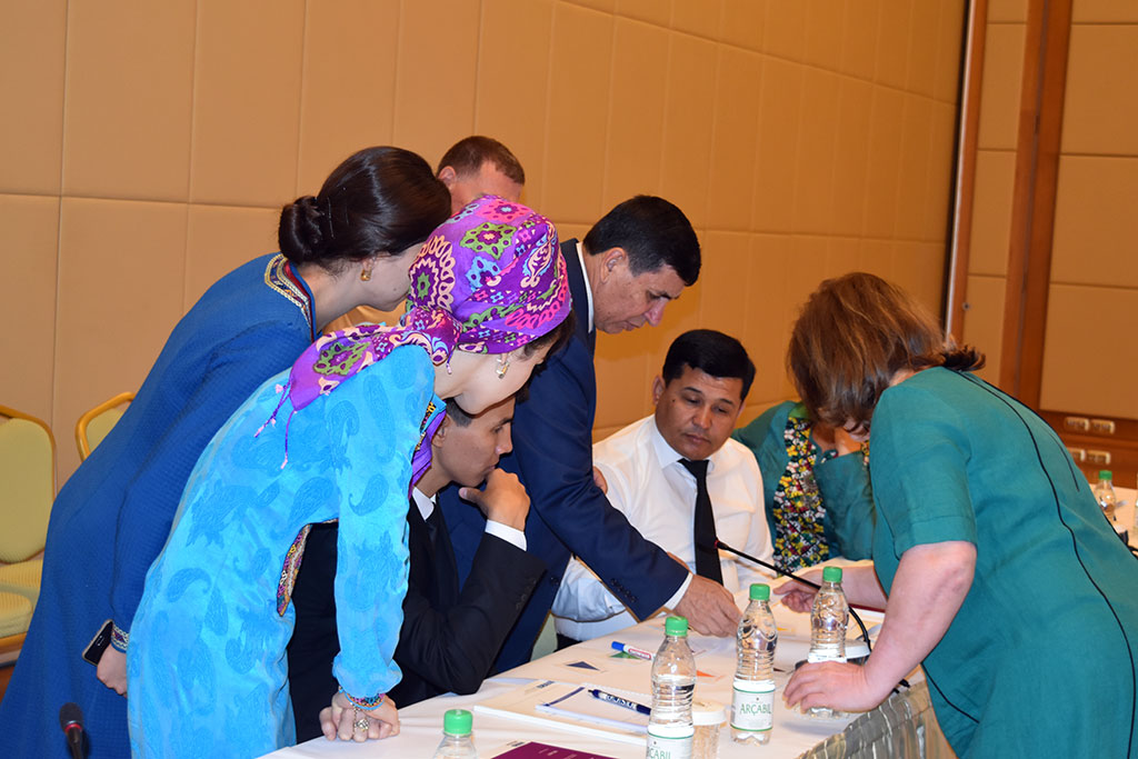 Представители национальных СМИ ознакомились с международными стандартами телерадиовещания 