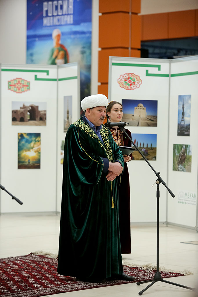 Sankt-Peterburgda “Türkmenistan-Beýik Ýüpek ýolunyň ýüregi” atly fotosuratlar sergisi guraldy