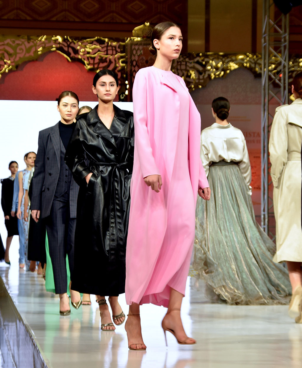 Türkmen halysynyň we dokma senagatynyň işgärleriniň gününiň hormatyna dabaralar