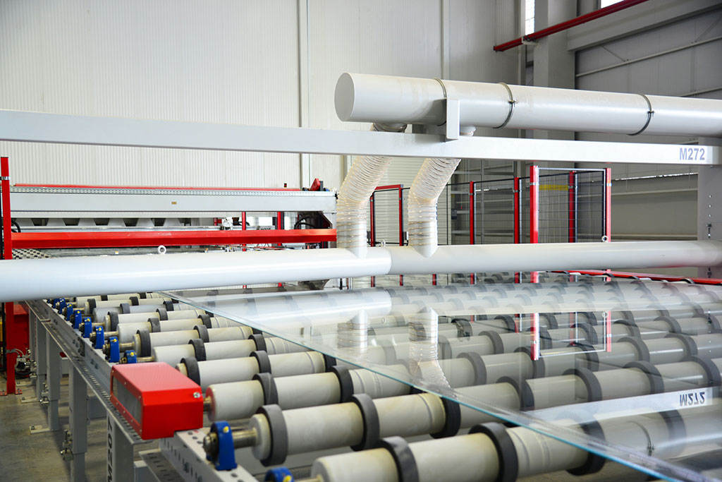 Новый стекольный комбинат увеличивает поставки зарубежным потребителям