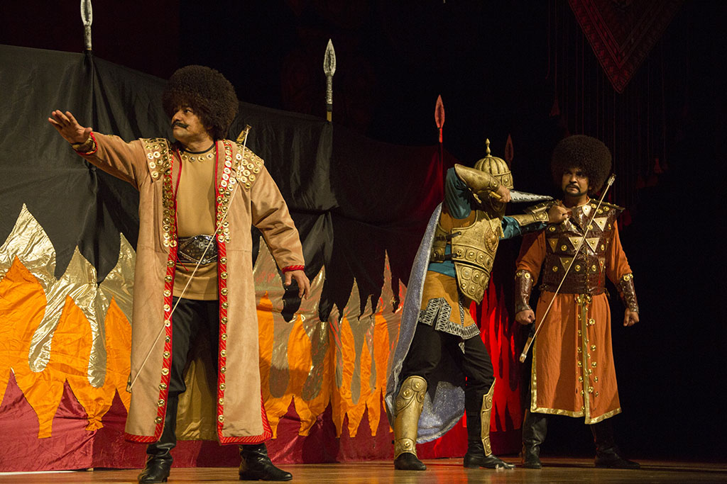  Ýurdumyzyň teatrlarynyň festiwaly - sahna sungatynyň gözden geçirilişi