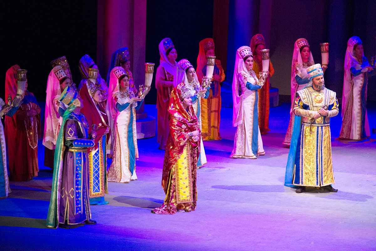 Главный драматический театр представил спектакль, посвящённый Великому Шёлковому пути