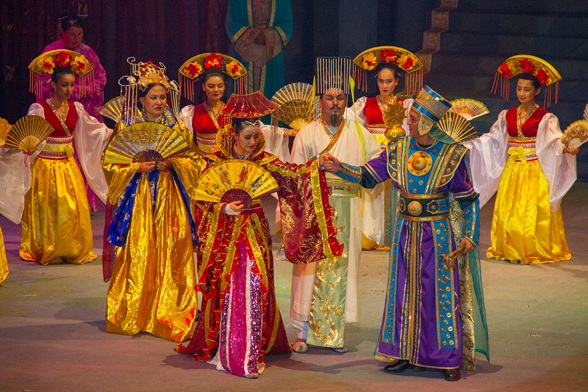 Главный драматический театр представил спектакль, посвящённый Великому Шёлковому пути