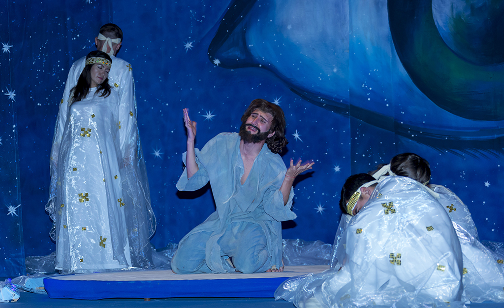 Puşkin adyndaky teatryň döredijilik topary nusgawy eserlerden özboluşly üýtgeşik oýun taýýarlady