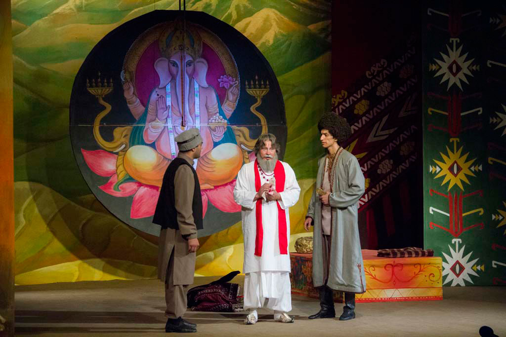 Пушкинский театр интерпретировал древний караванный маршрут как дорогу к сердцам 