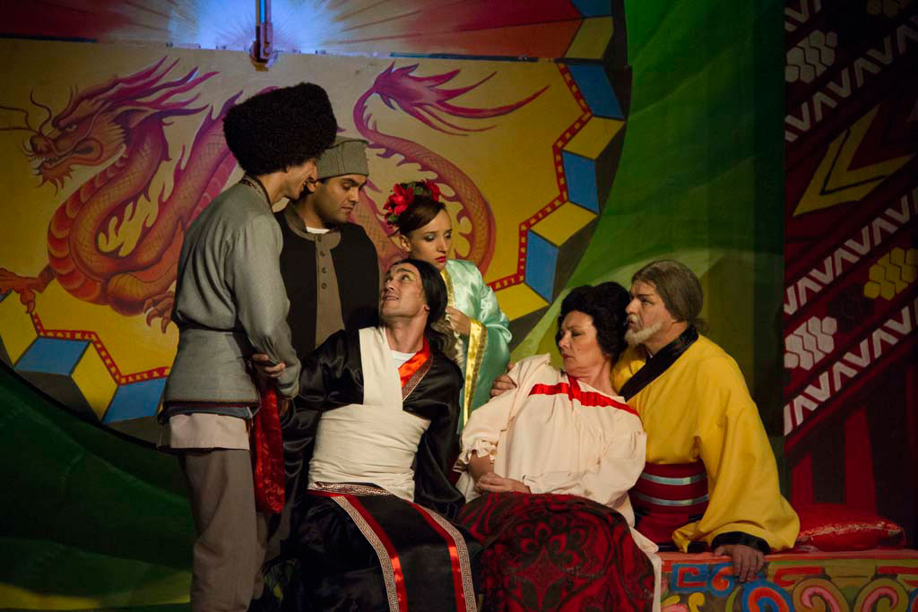 Пушкинский театр интерпретировал древний караванный маршрут как дорогу к сердцам 