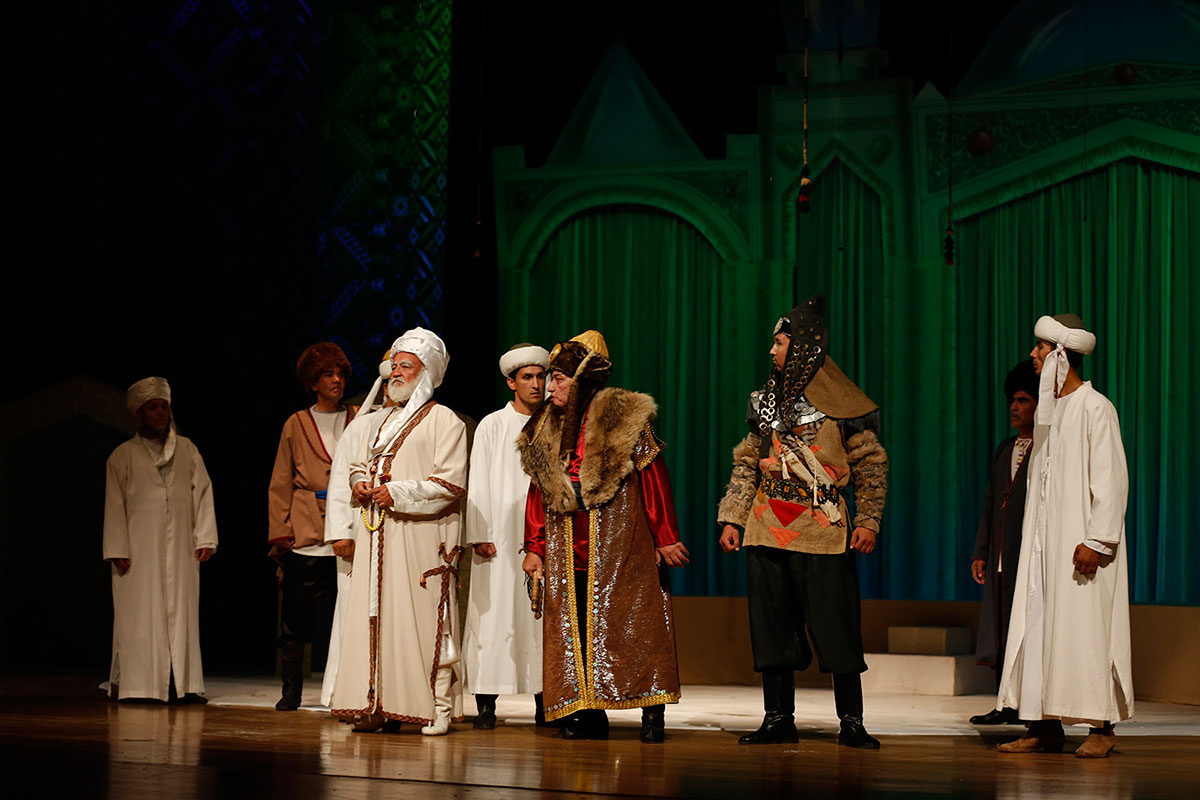 Gözden geçirilişde görkezilen «Ürgenç kyssasy» oýny tomaşaçylarda uly gyzyklanma döretdi