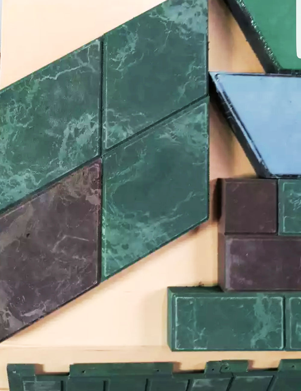 Экология и бизнес: предприниматели наладили выпуск стройматериалов из вторичного сырья