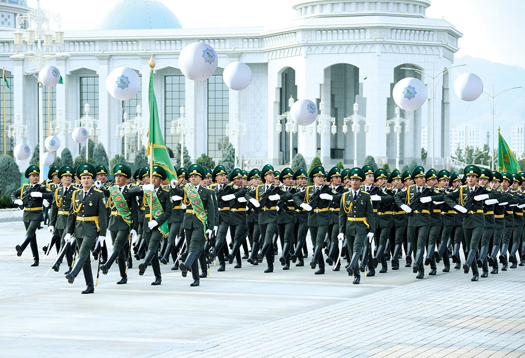 Döwlet serhet gullugy: däpleriň ruhunda, häzirkizaman ýagdaýlaryň jähtinden 