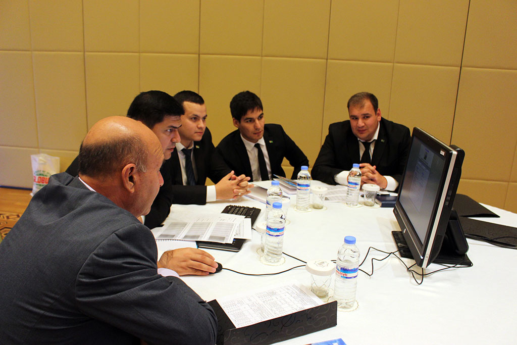 Туркменские специалисты знакомятся с водохозяйственными новациями 