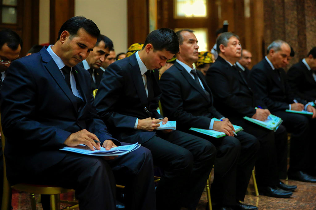 В Ашхабаде представлен каталог, повествующий об артефактах Маргианы 