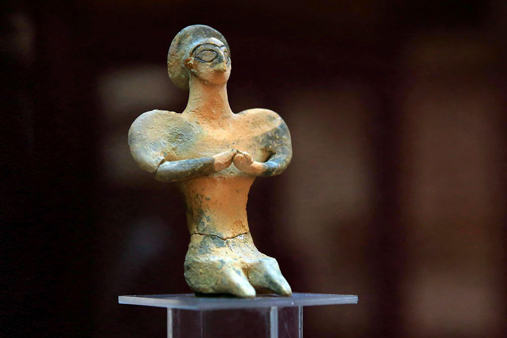 В Ашхабаде представлен каталог, повествующий об артефактах Маргианы 