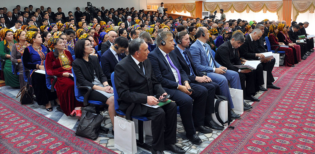 Современные модели подготовки госслужащих обсуждены в ходе форума в Ашхабаде