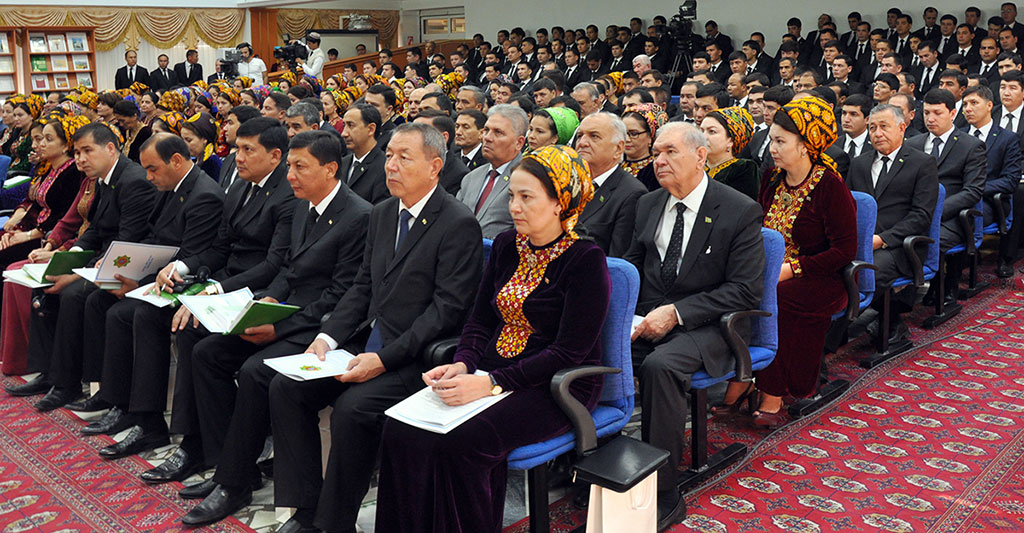 Современные модели подготовки госслужащих обсуждены в ходе форума в Ашхабаде