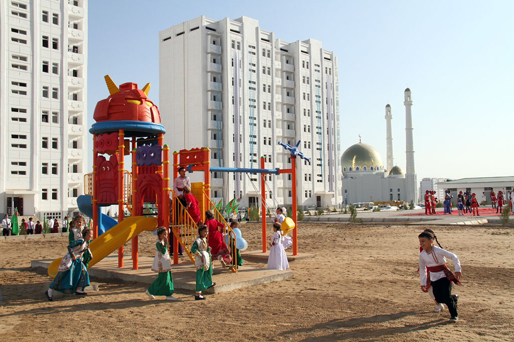 Состоялись новоселья в жилом массиве Мир-7/3 